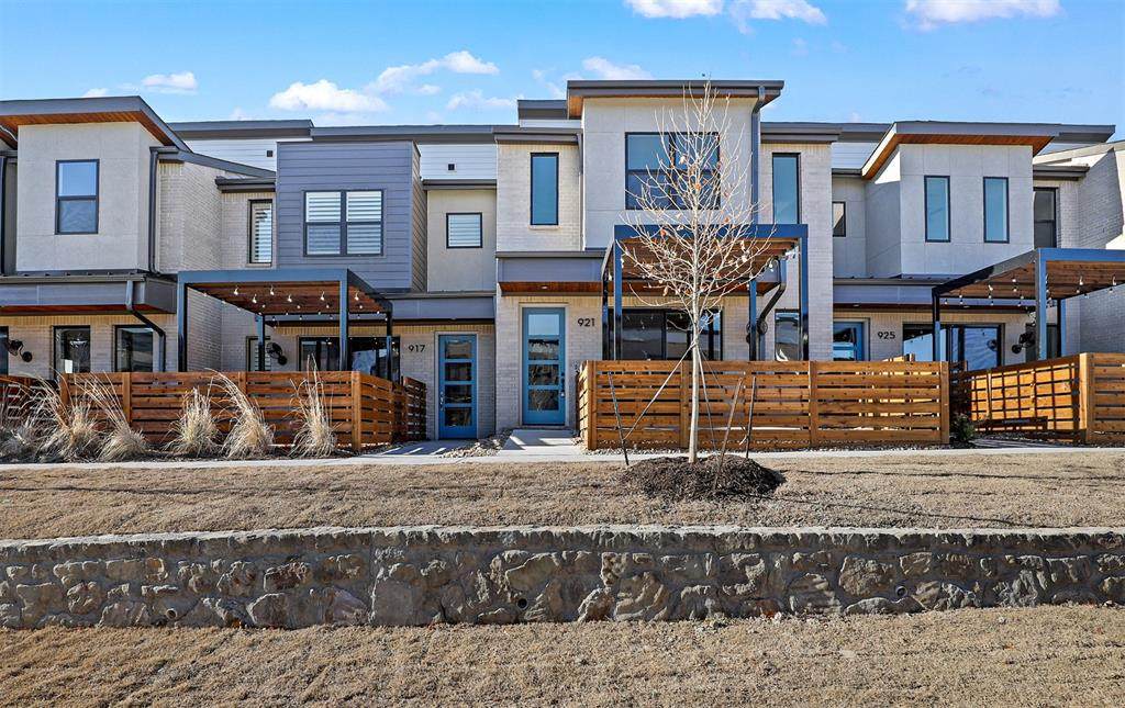 921 Emerling Drive - Photo 1