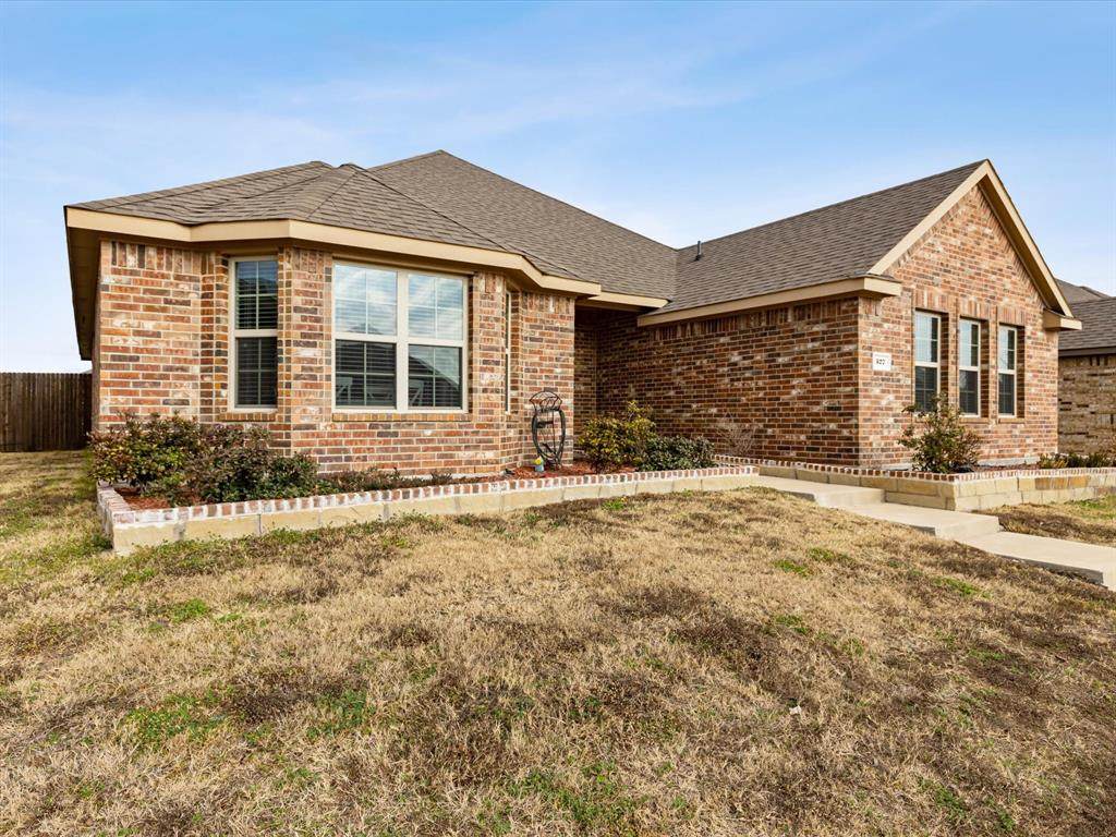 527 Clearlake Drive - Photo 1