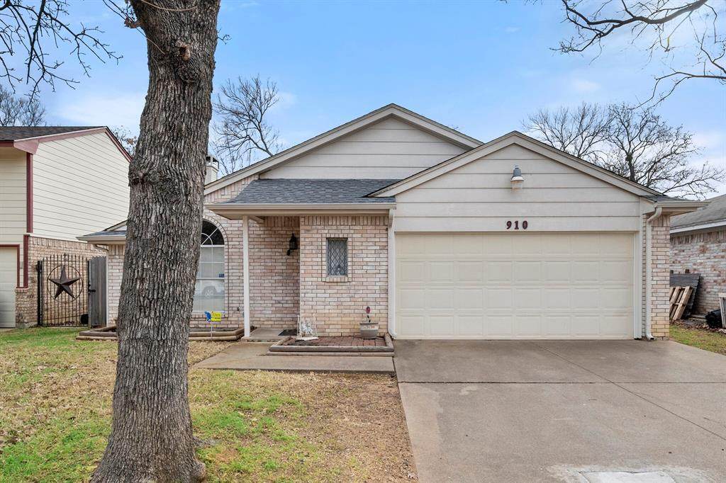 910 Blue Jay Drive - Photo 1