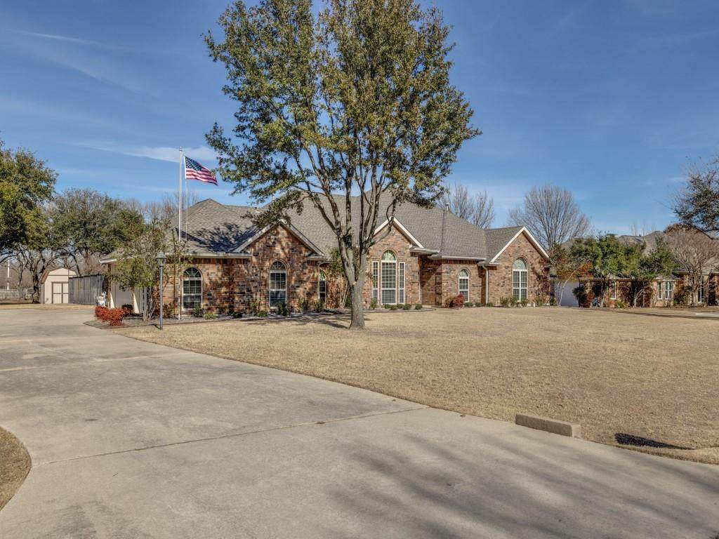 205 Willow Creek Circle - Photo 1