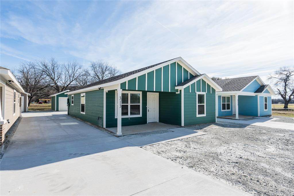 313 14th Avenue - Photo 1