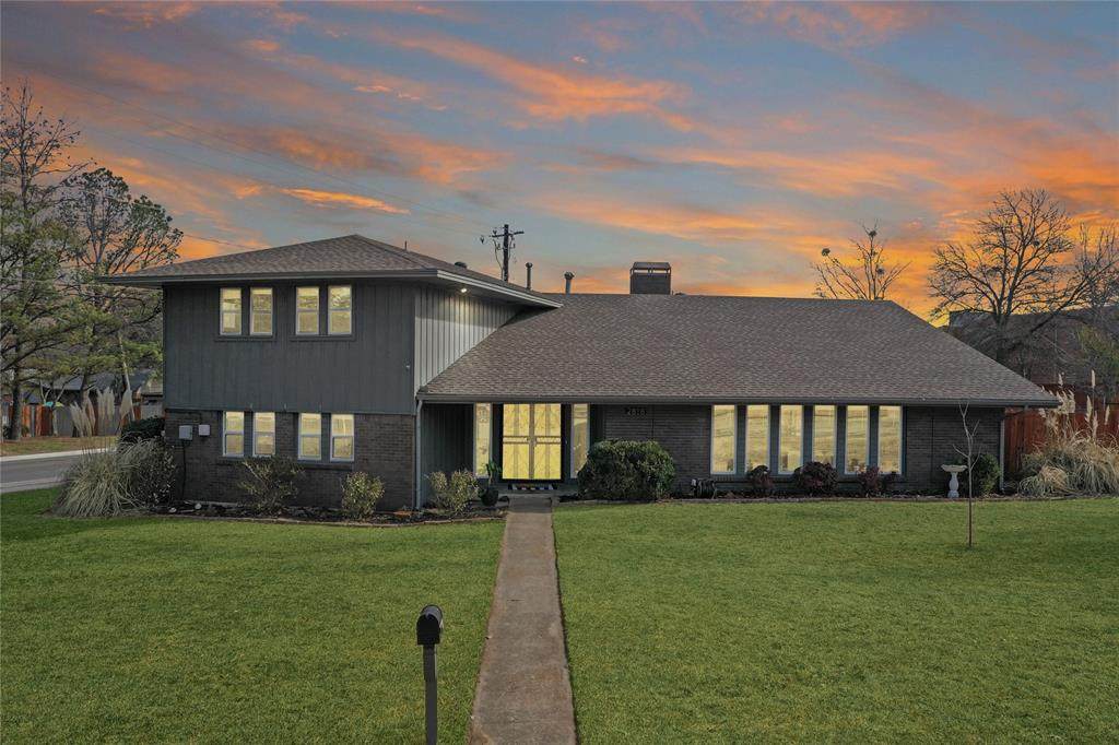 2818 Glenwood Lane - Photo 1