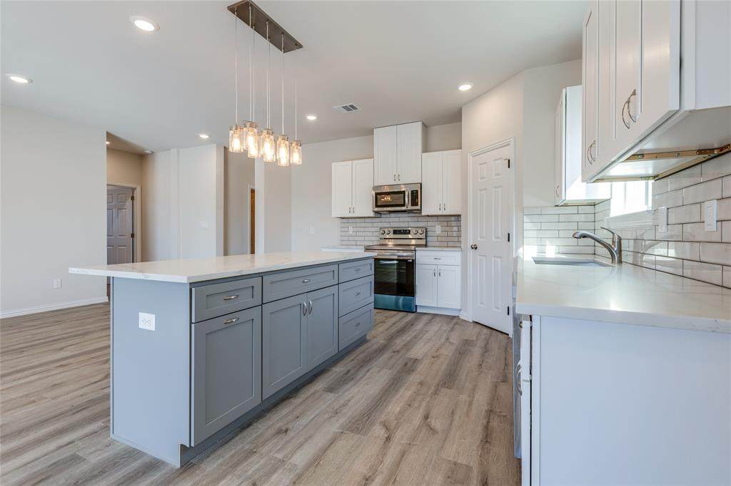 704 Aldridge Street - Photo 1