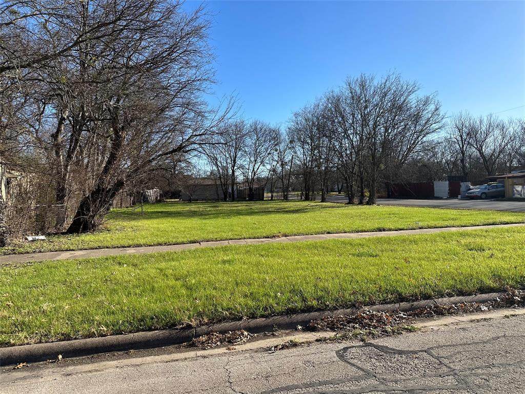 1003 Collin Street - Photo 1
