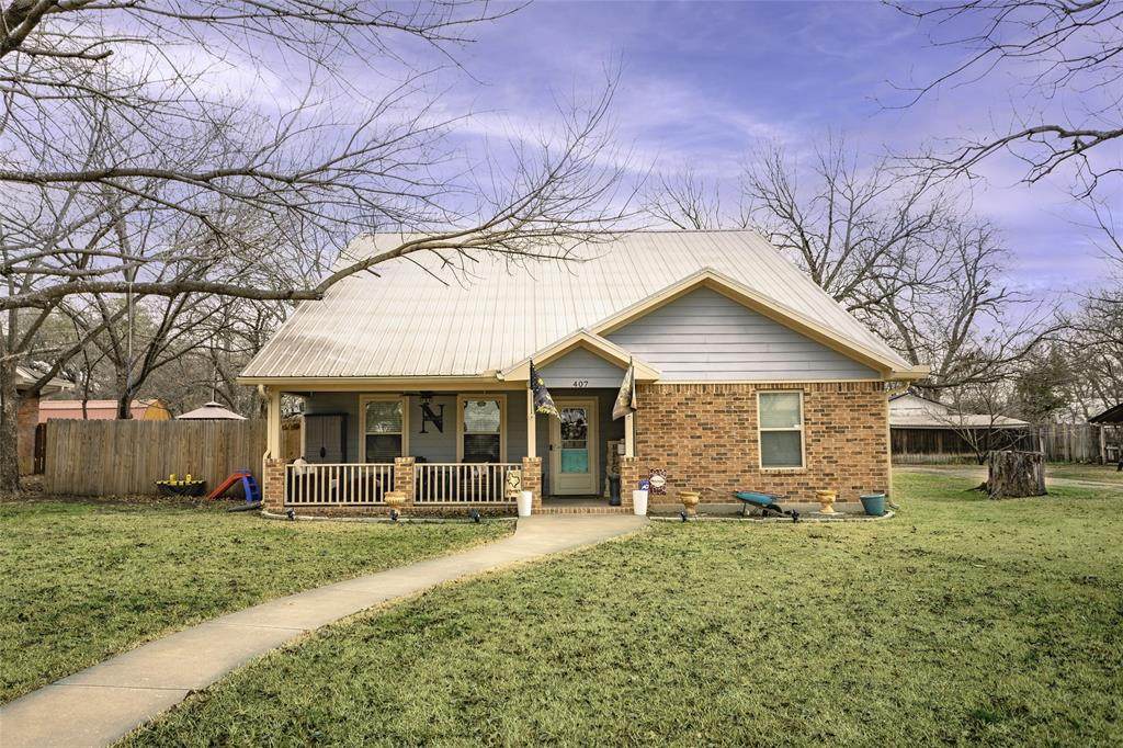 407 Main - Photo 1