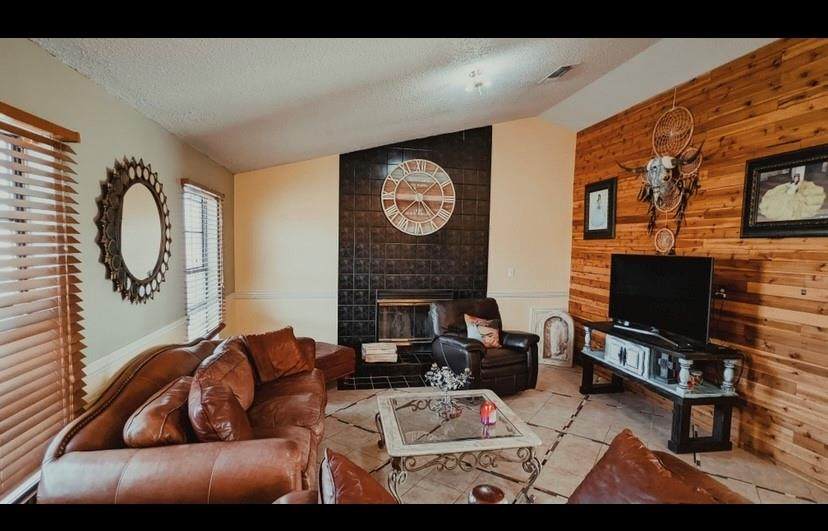 1523 Pheasant Drive - Photo 1