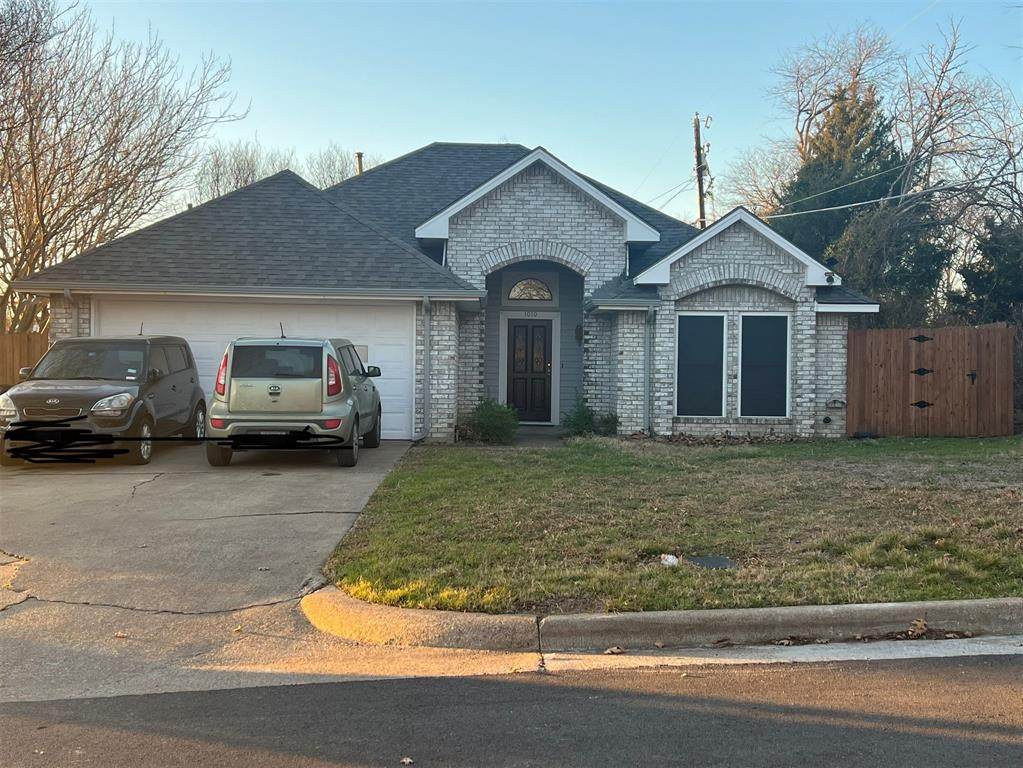1010 Barton Avenue - Photo 1