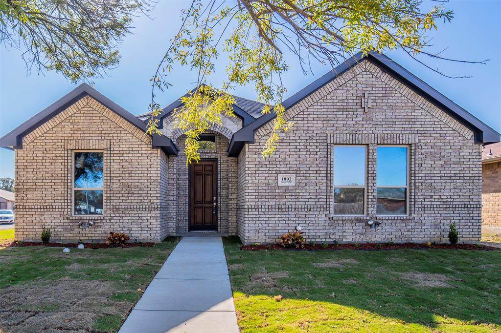 1002 Pepperidge Drive - Photo 1