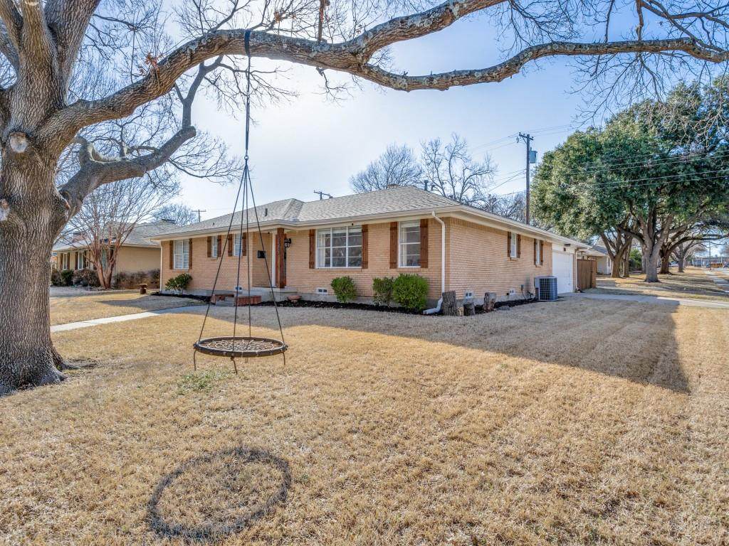 405 Saint Lukes Drive - Photo 1