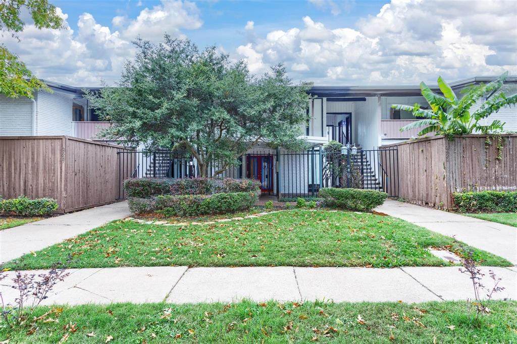 2627 Douglas Avenue - Photo 1