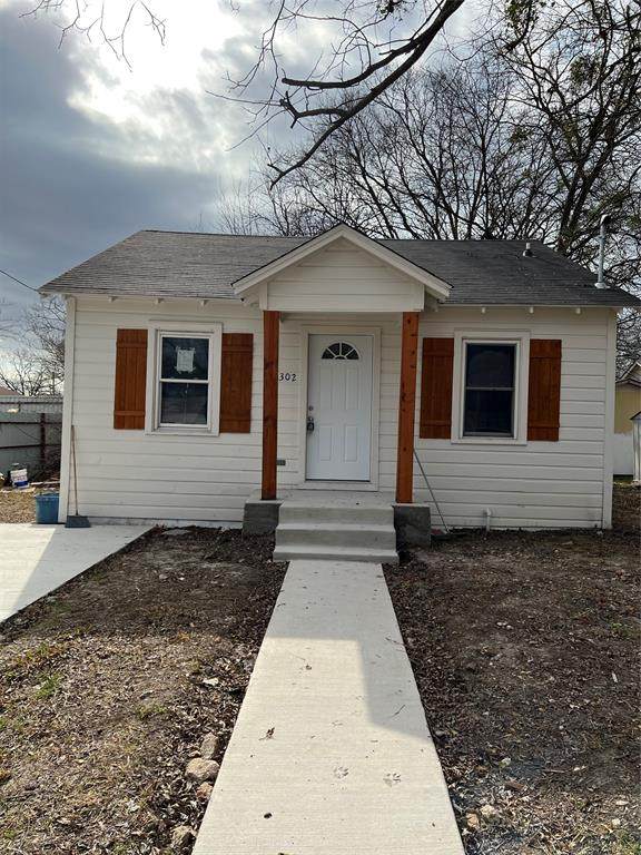 302 Hickory - Photo 1