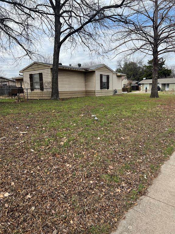 1820 Newton Street - Photo 1