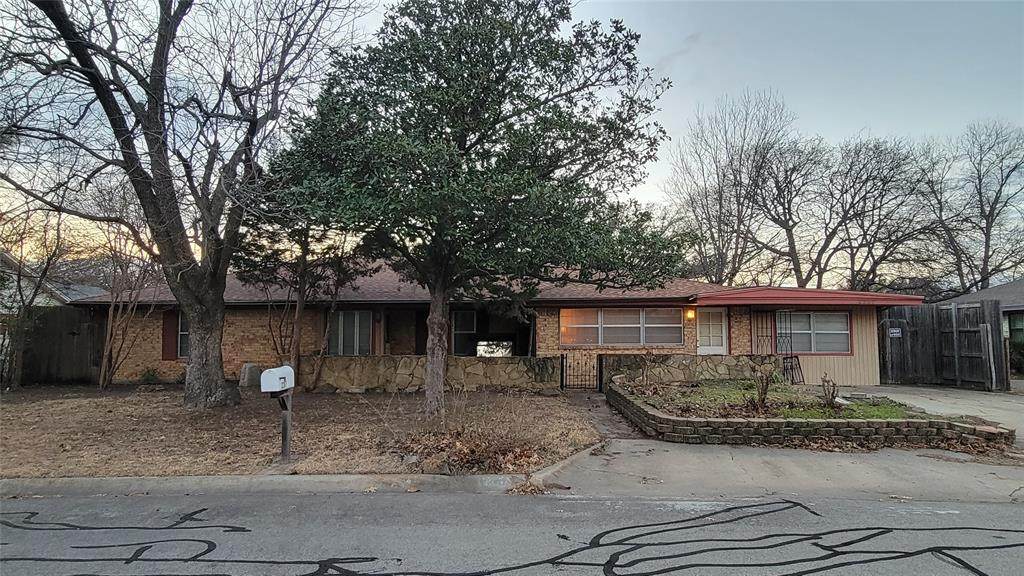 2207 Ascot Lane - Photo 1