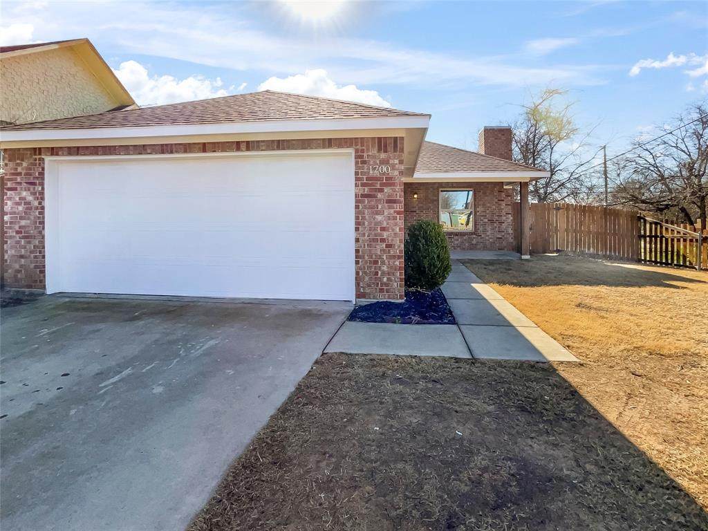 1700 Leuda Street - Photo 1