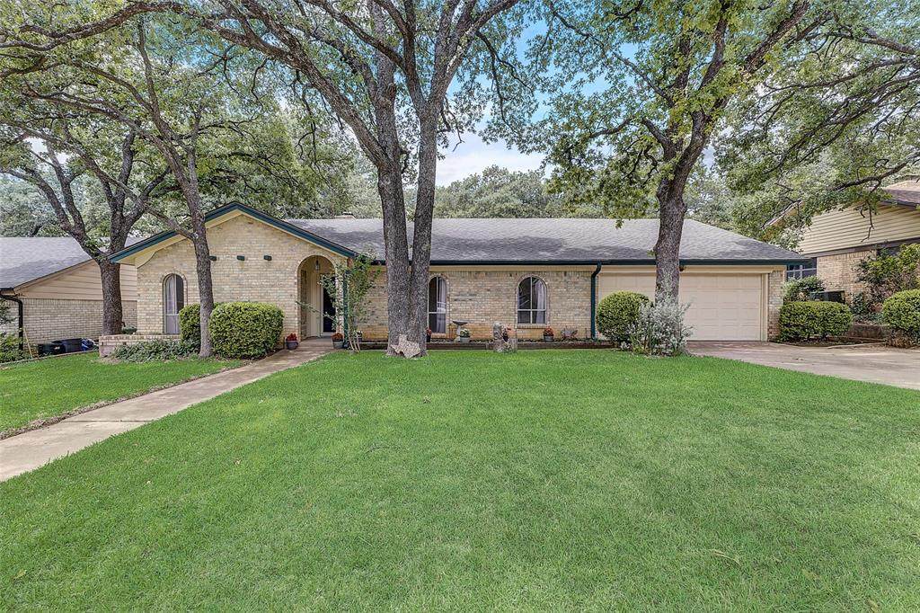 409 Twin Creek Drive, Hurst, TX 76053 (MLS 20346618) Hargrove