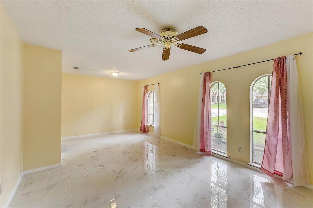 409 Twin Creek Drive, Hurst, TX 76053 (MLS 20346618) Hargrove