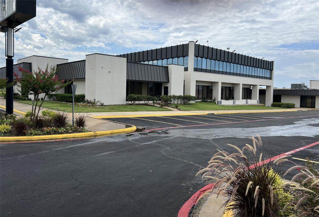 2011 Texoma Parkway - Photo 1