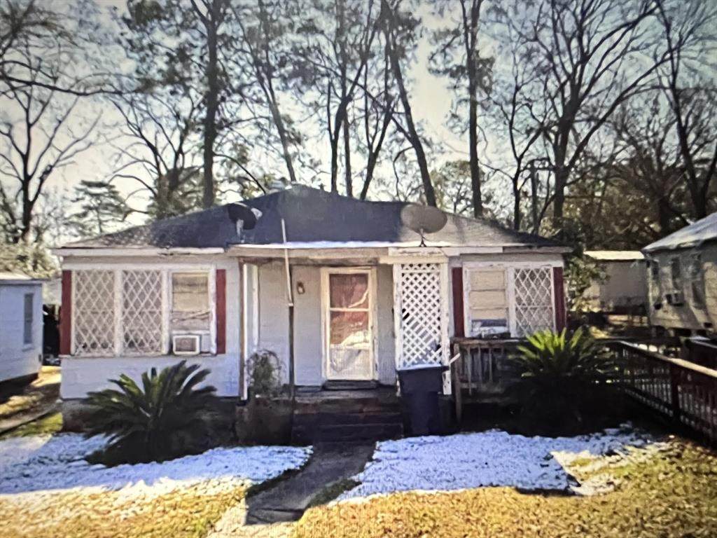 937 Evangeline Place - Photo 1