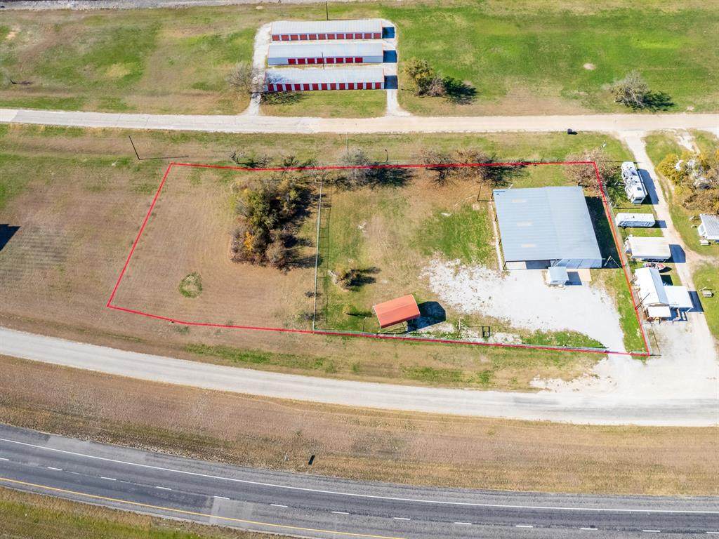 909 Pitts Lane - Photo 1