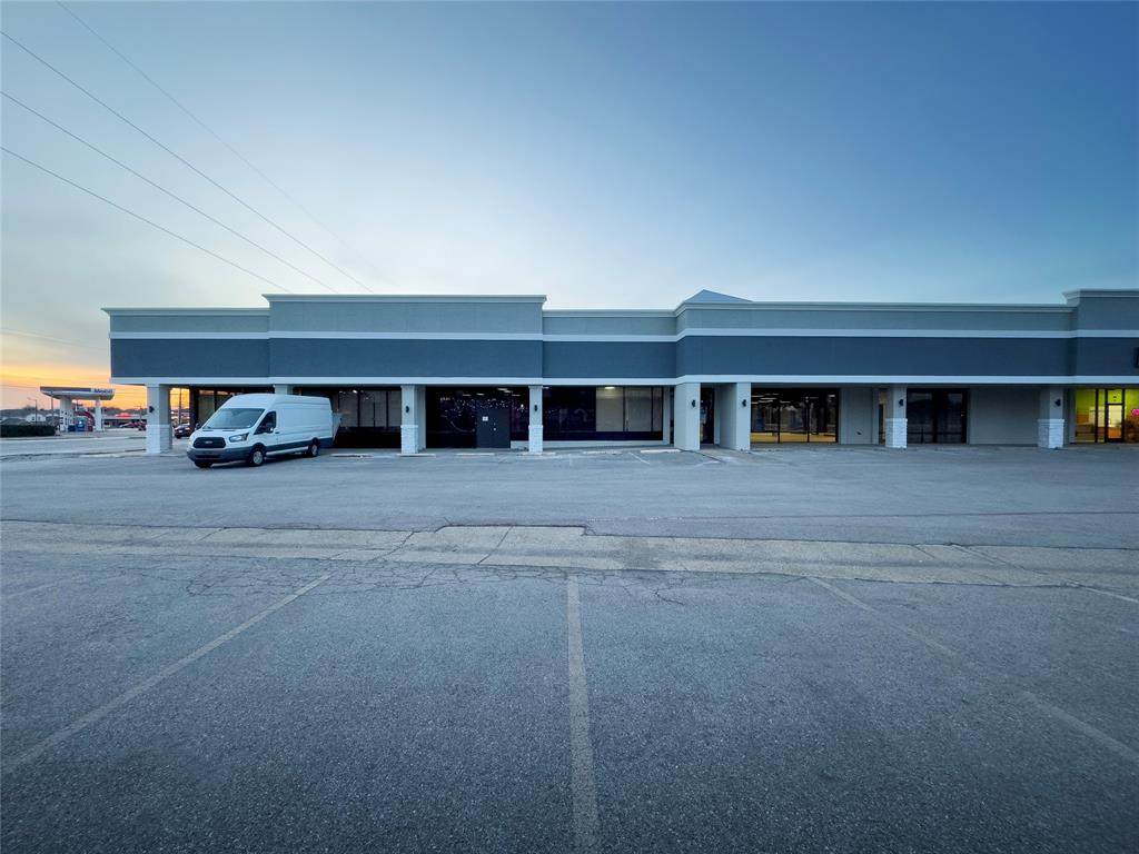 511 Camp Wisdom Road - Photo 1