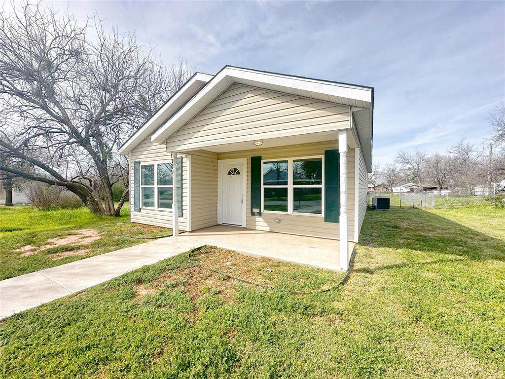 1305 Blewett Street - Photo 1