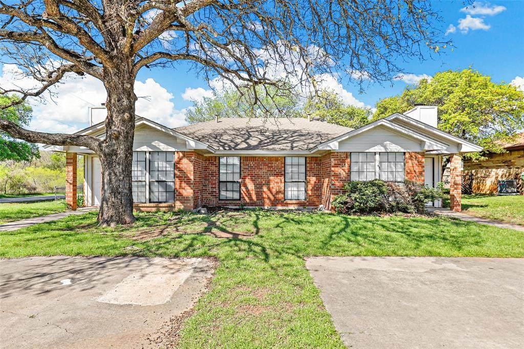 103 Oakwood Lane - Photo 1