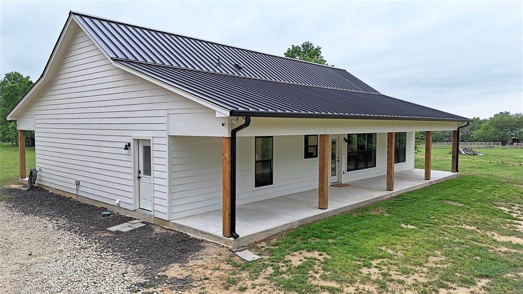 135 Huron Circle - Photo 1