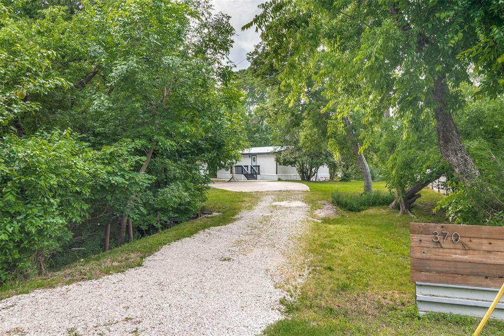 370 Eva Place - Photo 1
