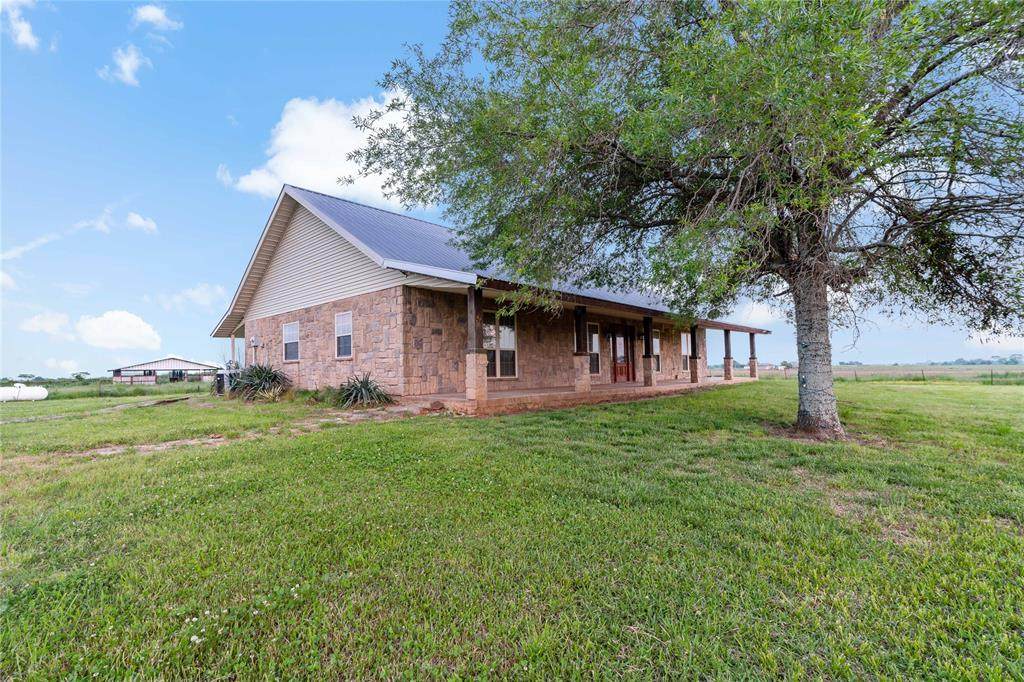 3637 County Road 15100 - Photo 1