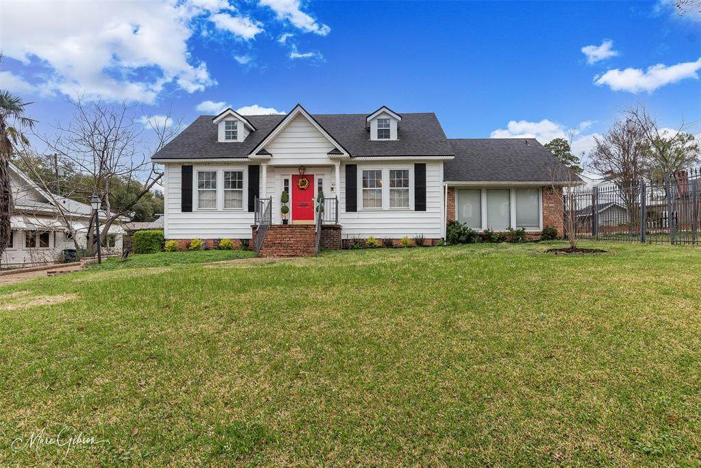 824 Dudley Drive - Photo 1