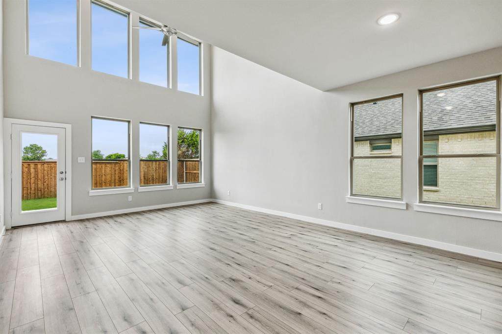 104 Lavender Street - Photo 1