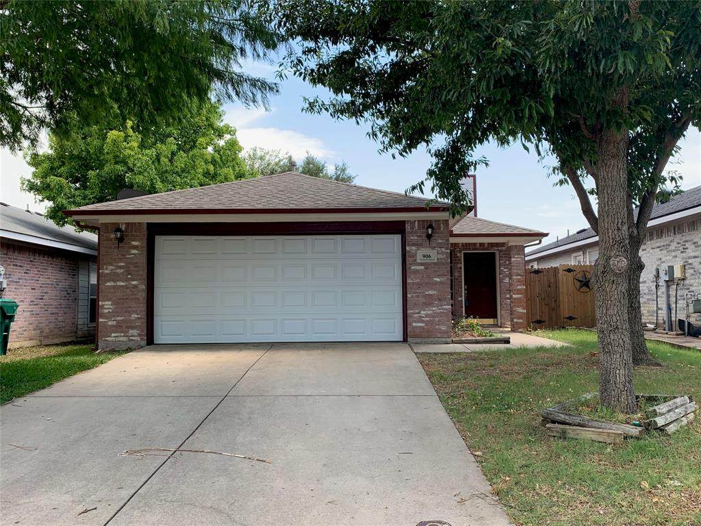 906 Savage Drive - Photo 1