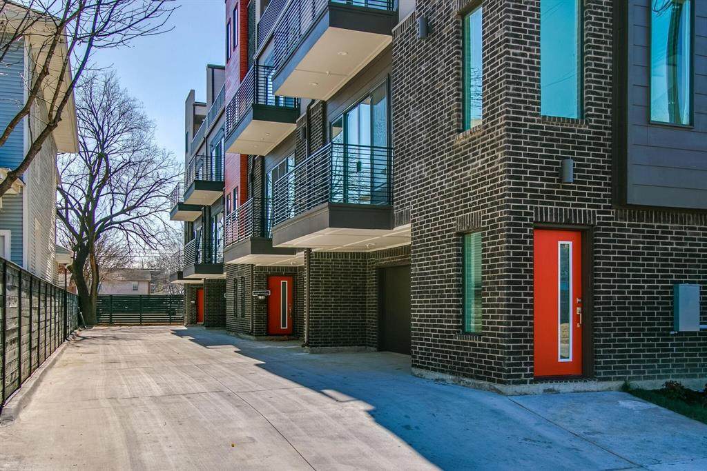 708 9th Street - Photo 1