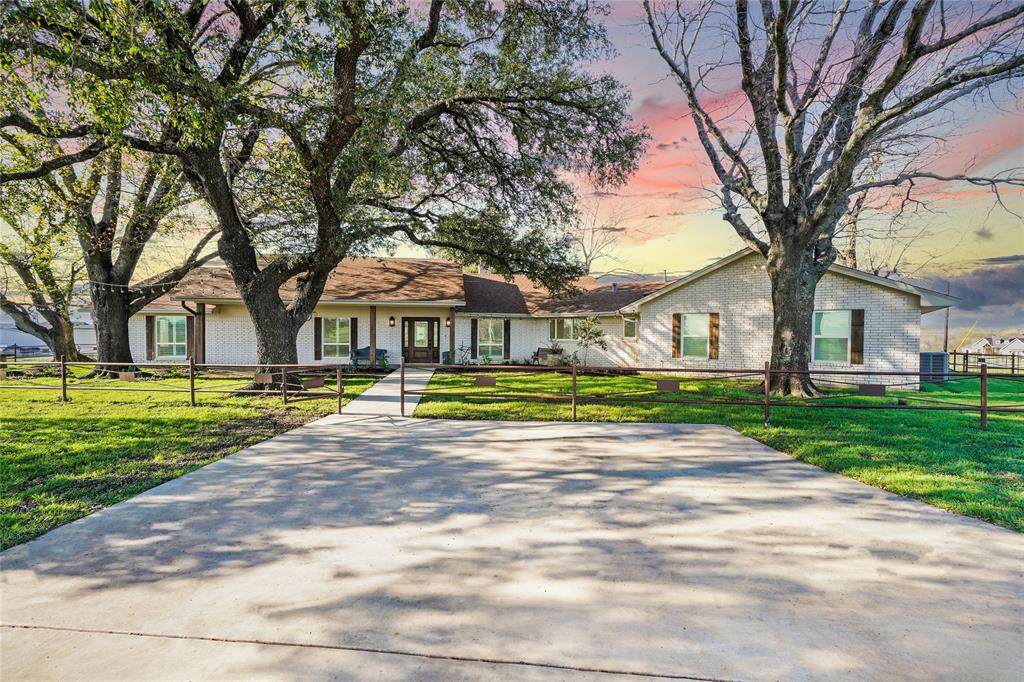 673 Wn Woody Road - Photo 1