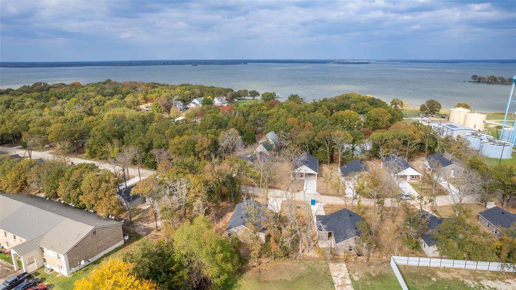 924 Woodland Drive - Photo 1