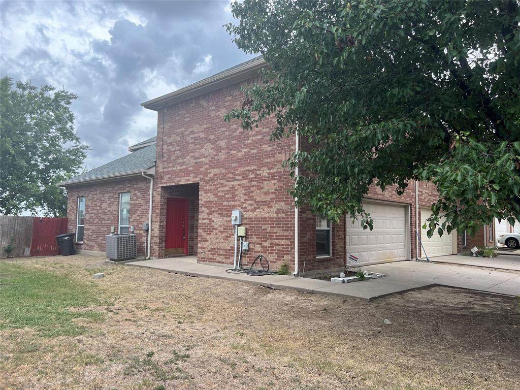 5900 Blackmon Court - Photo 1