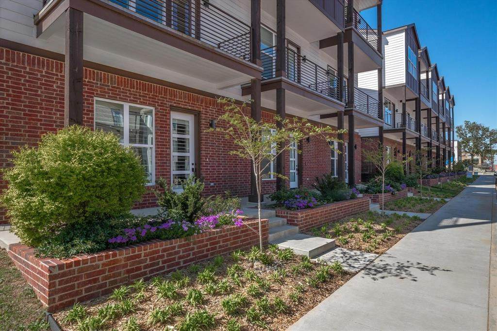 522 Erwin Street - Photo 1