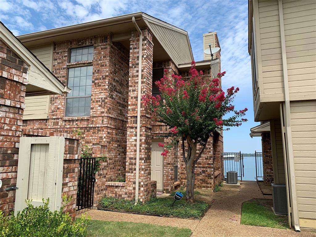 107 Oakbrook Drive - Photo 1