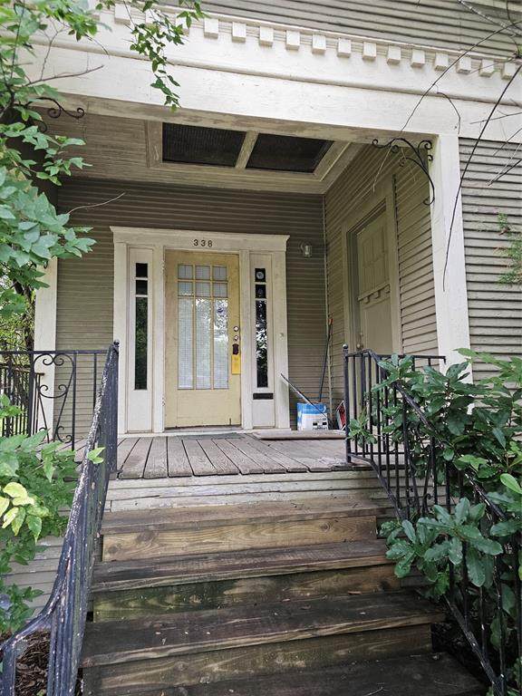 338 Dalzell Street - Photo 1