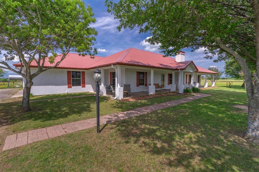 3221 County Road 3512 - Photo 1