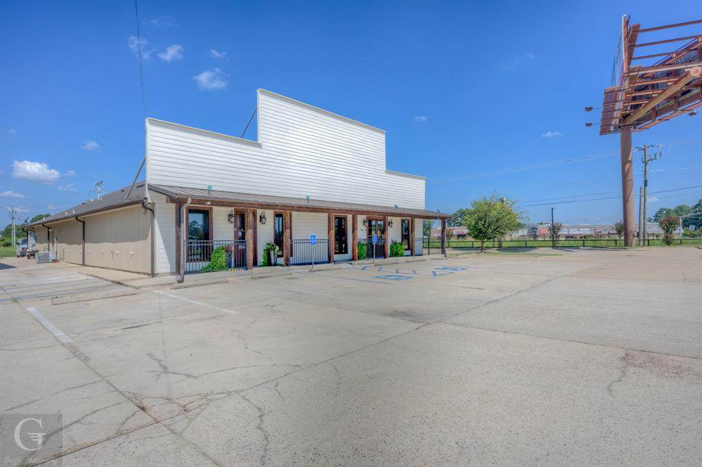 9200 Wallace Lake Road - Photo 1