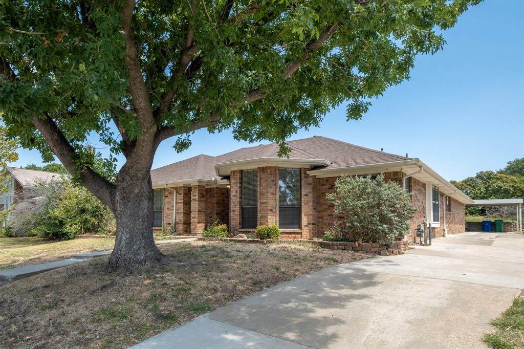 1724 Rosemeade Circle - Photo 1