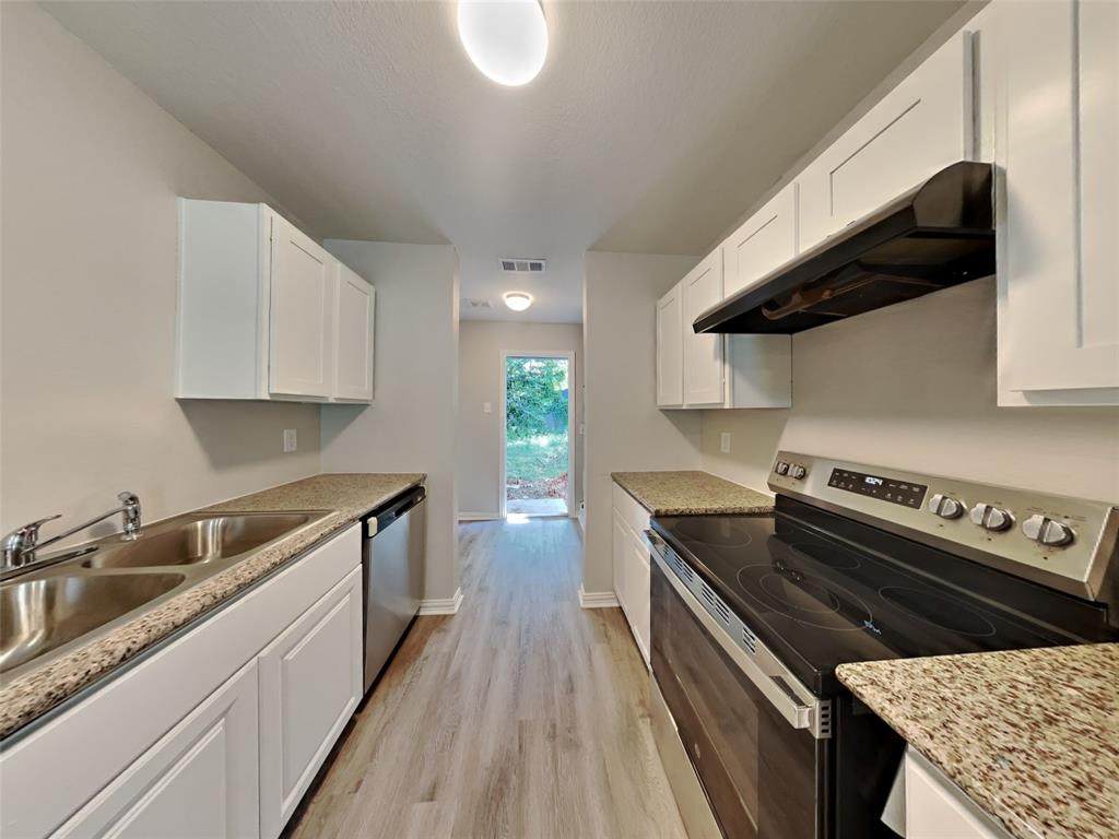 2834 Oakdale Street - Photo 1