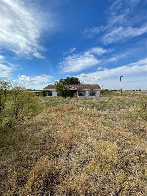 818 Railroad Avenue - Photo 1