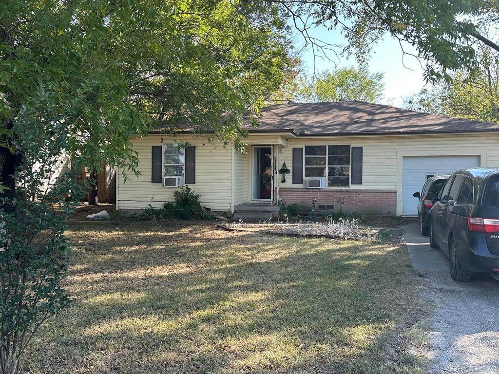 3005 Maple Avenue - Photo 1