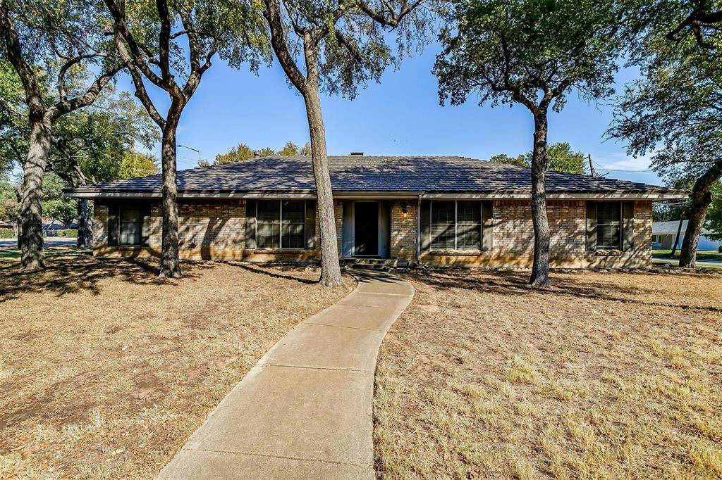 1613 Ridgeview Drive - Photo 1