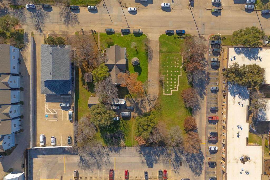 609 16th Street - Photo 1