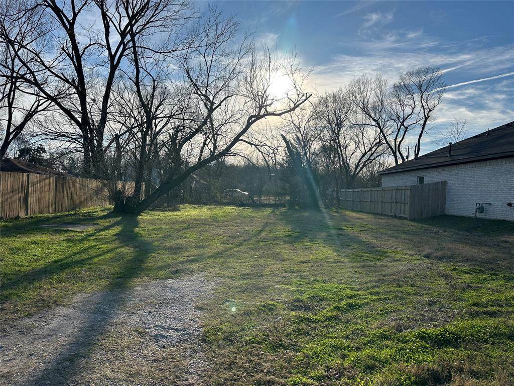 104 Boone Street - Photo 1