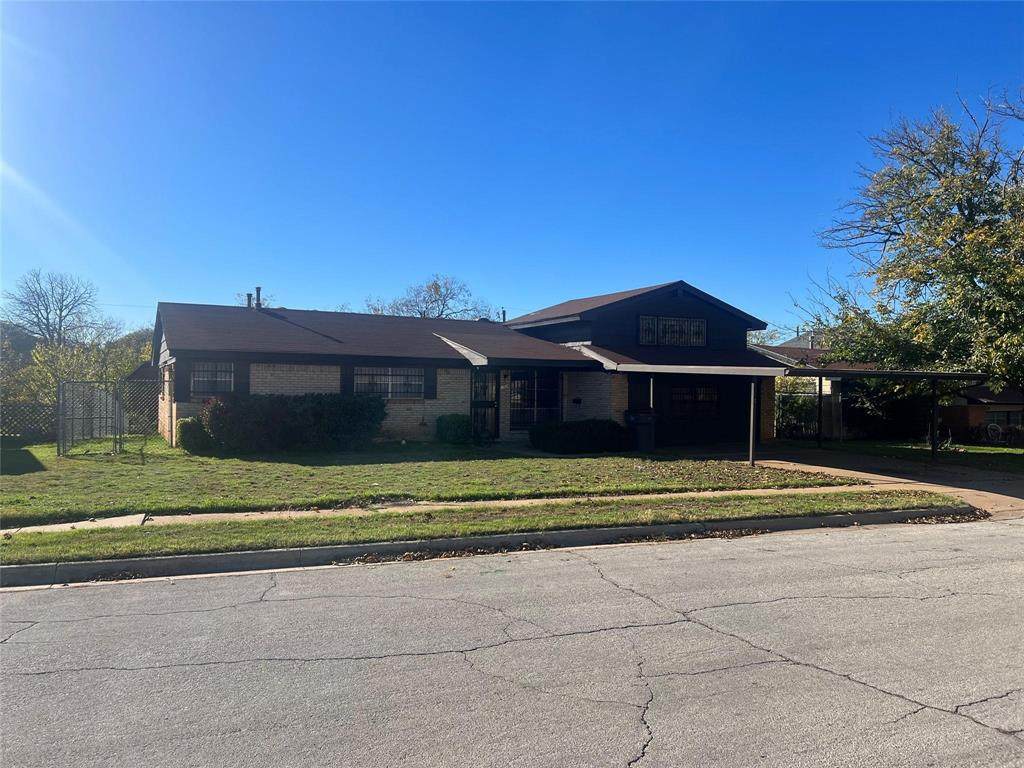 1604 Parkdale Drive - Photo 1
