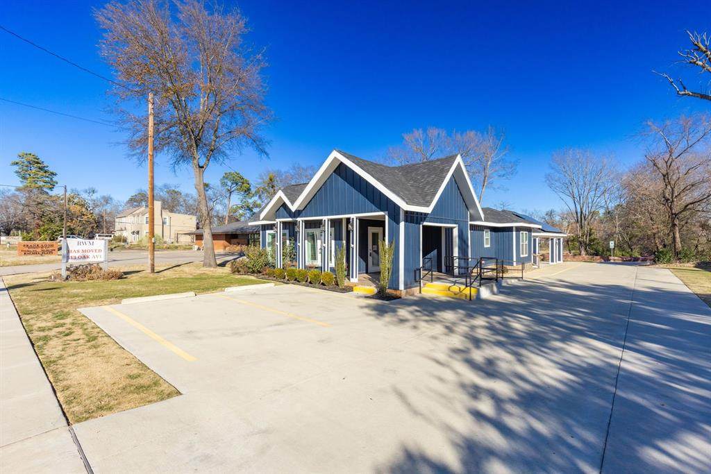 618 Oak Avenue - Photo 1